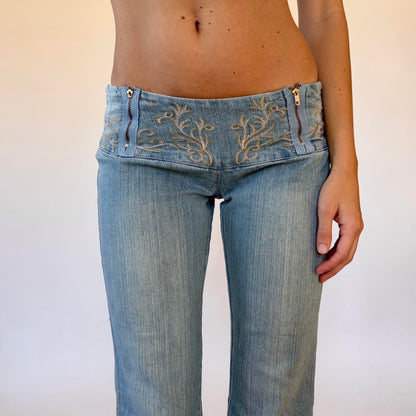 Y2K Embroidered Low Rise Jeans (XS)