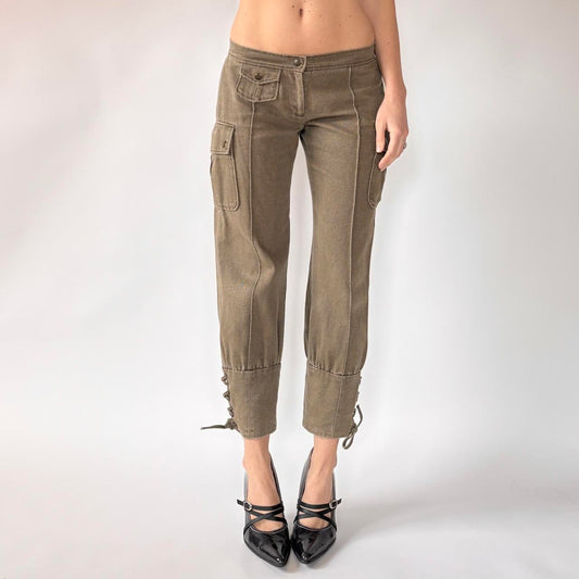 2000s Low Rise Lace Up Cargo Capris (XS/S)