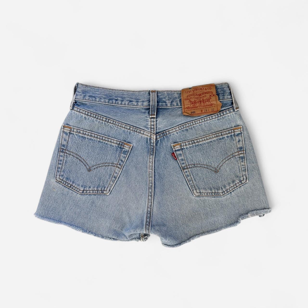 Levi’s 90s 501 Cutoff Denim Shorts (S)