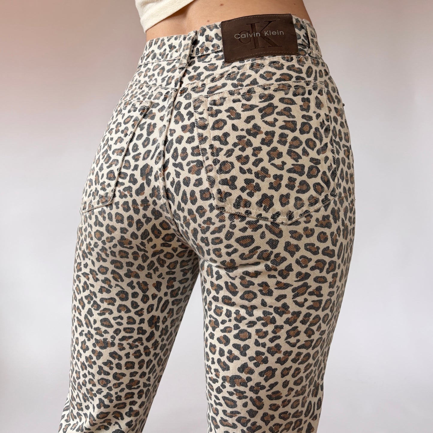 Calvin Klein 90s Leopard Print Jeans (XS)