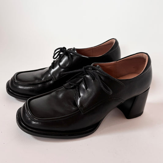 Noir Leather Heeled Loafers (7.5)