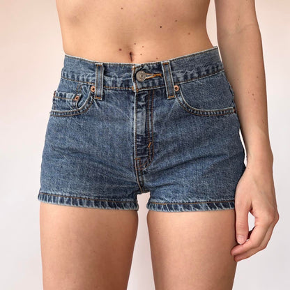 Levi’s 90s Mid Rise Shorts (XS)