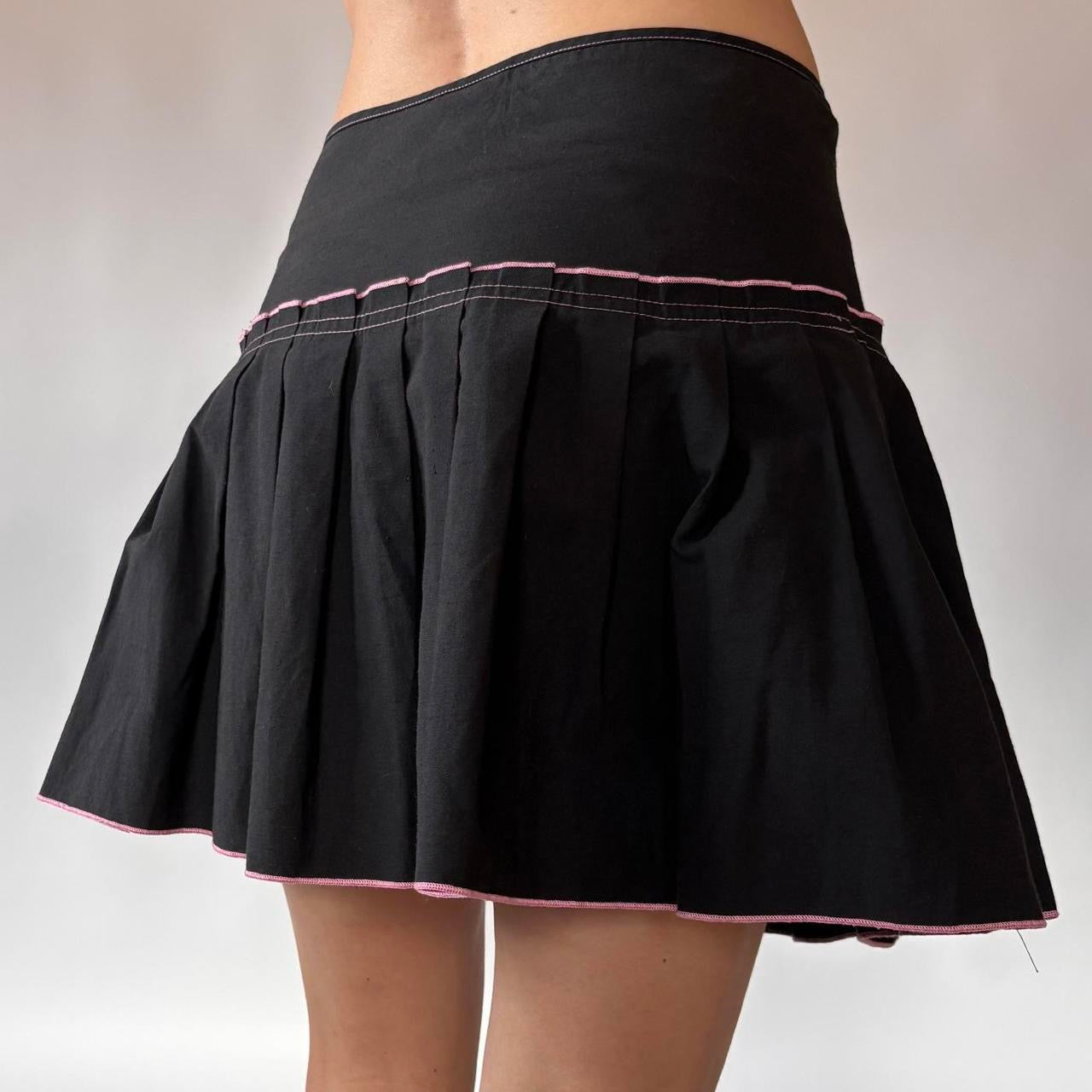 Y2K Pleated Mini Skirt (M)
