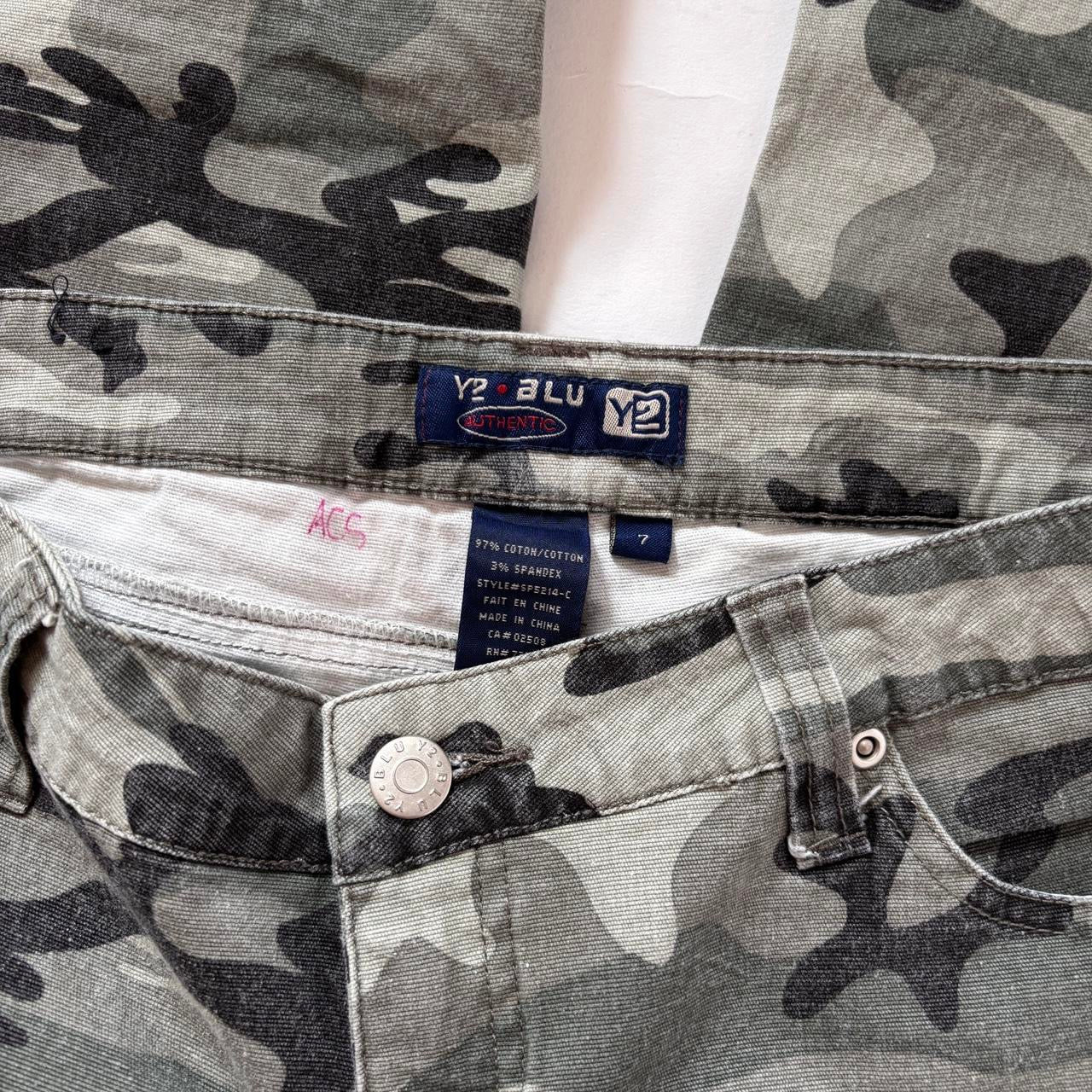 Y2K Low Rise Camo Capris (S)