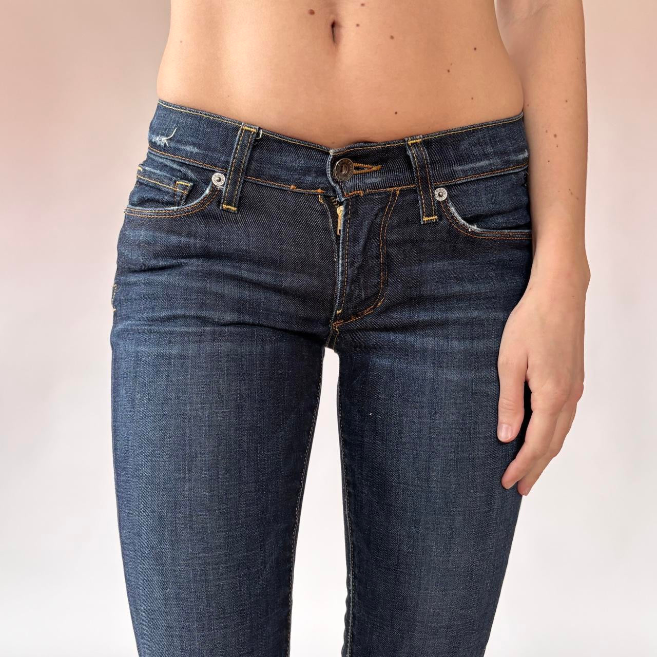 2000s Low Rise Slim Straight Jeans (XXS)