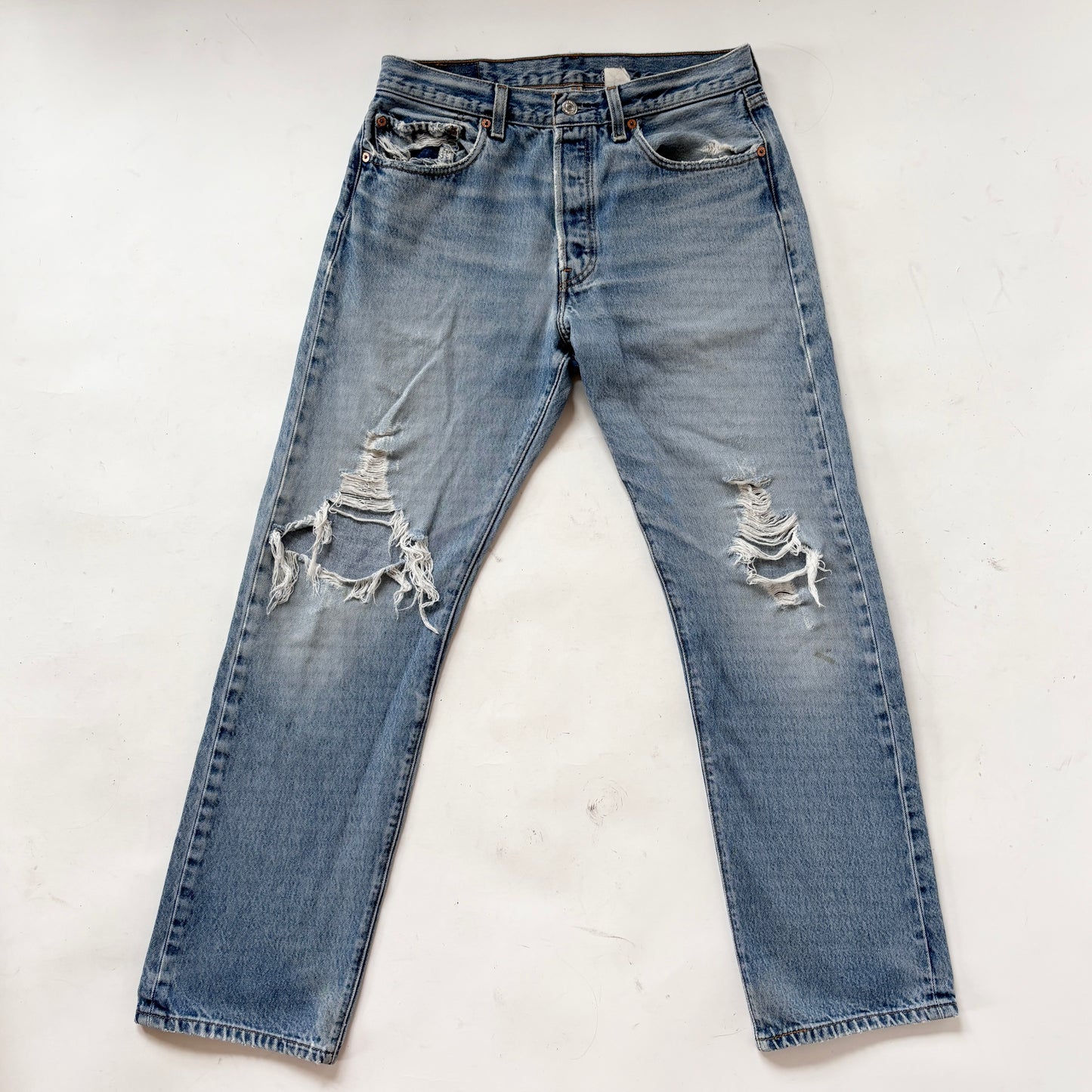 Levi’s 90s Distressed 501s (M)