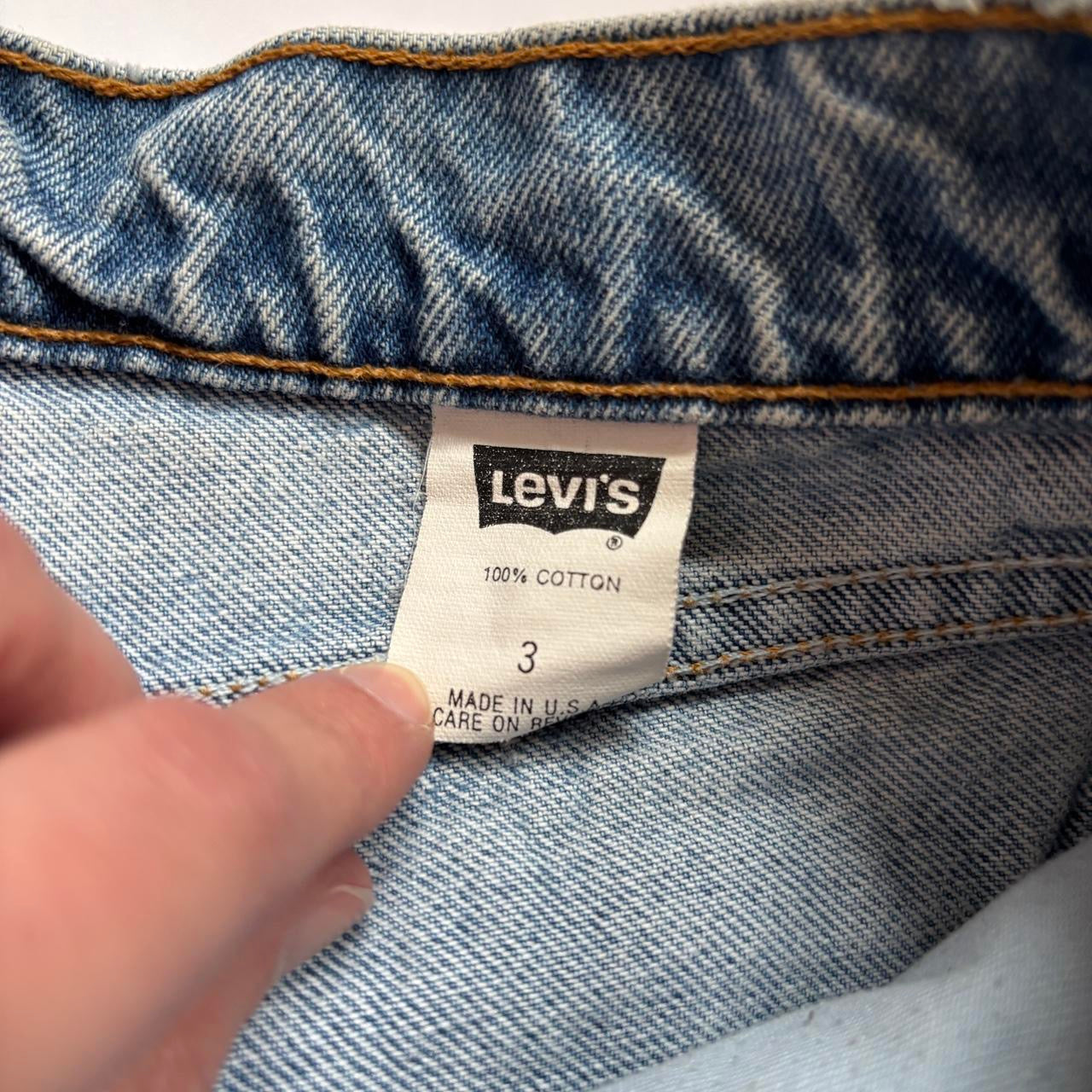 Levi’s 90s 560 Jean Shorts (XS)