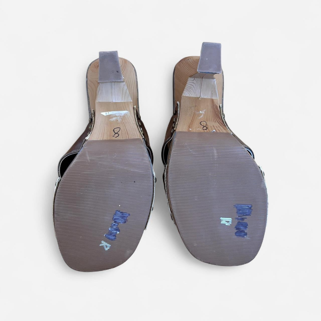 Y2K Bronze Hearts Pumps (8)