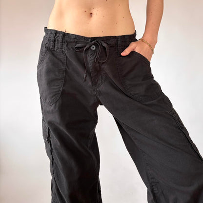 Y2K Black Cargo Pants (M)