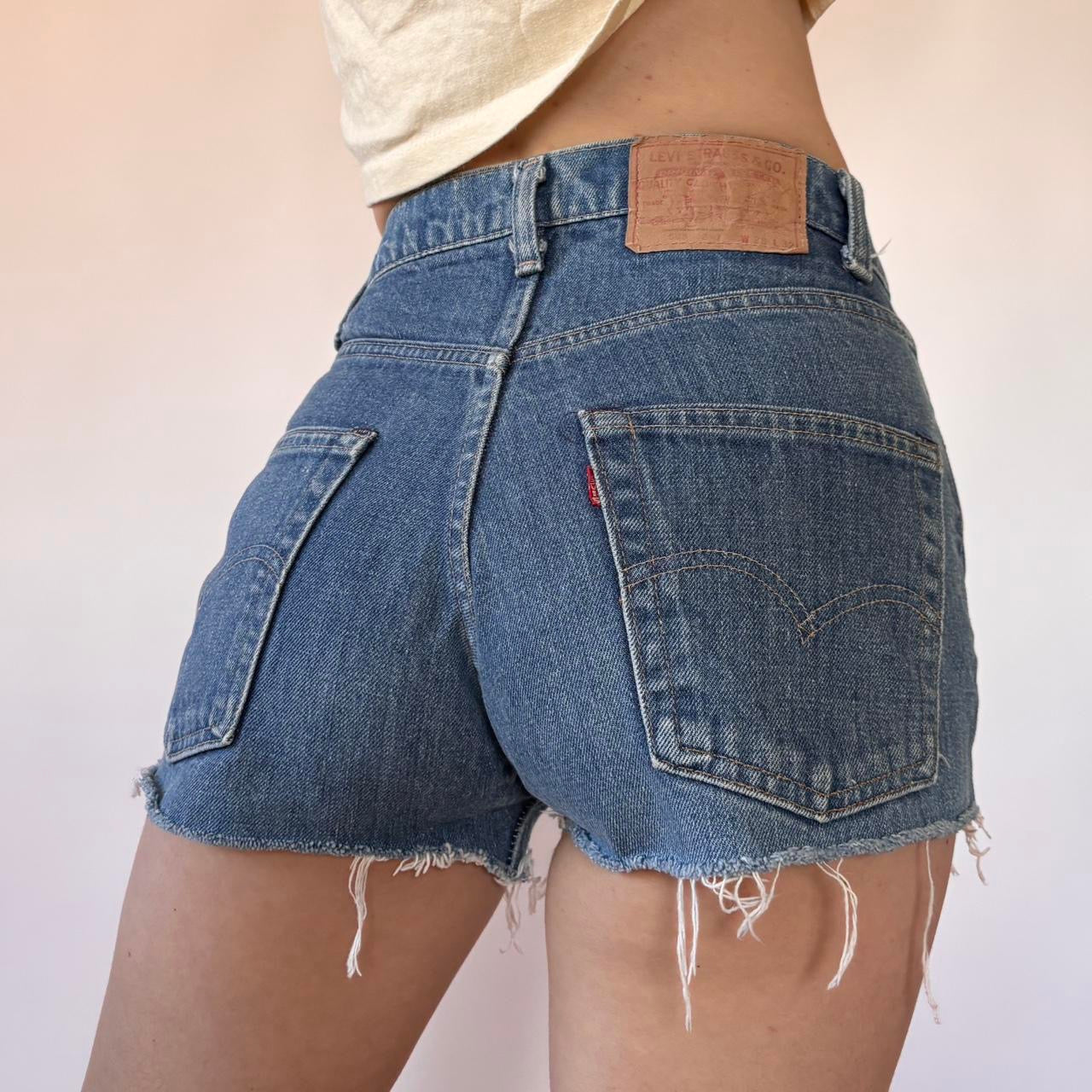 Levi’s 80s Cutoff Denim Shorts (S)