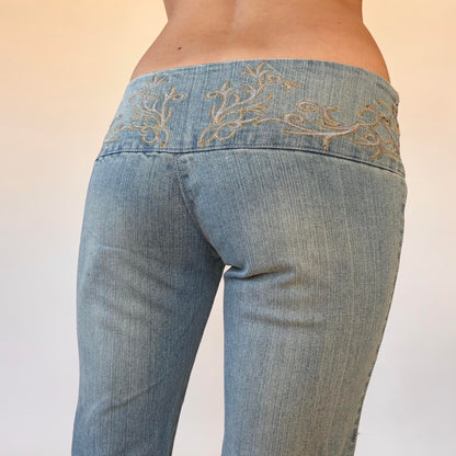Y2K Embroidered Low Rise Jeans (XS)