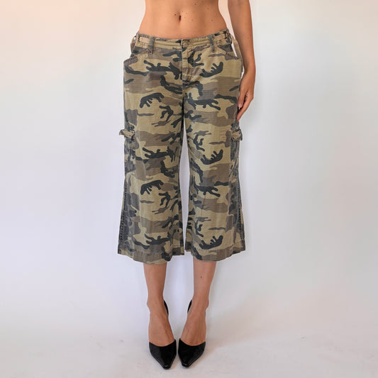 Y2K Camo Capris (M)