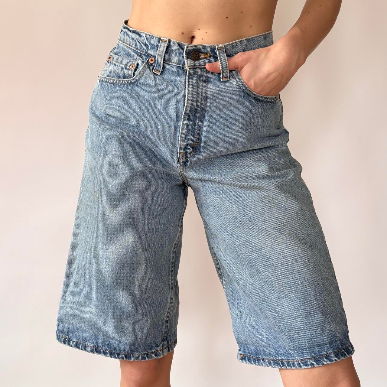 Levi’s 90s 560 Jean Shorts (XS)