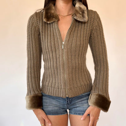 00s Faux Fur Trim Zip Up Sweater (S/M)