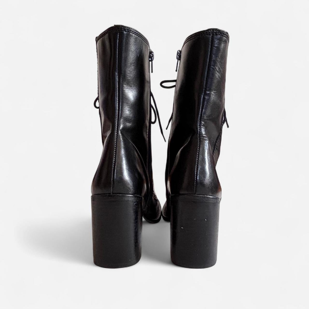 2000s Heeled Lace-Up Boots (6.5)