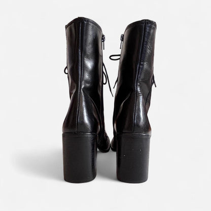 2000s Heeled Lace-Up Boots (6.5)