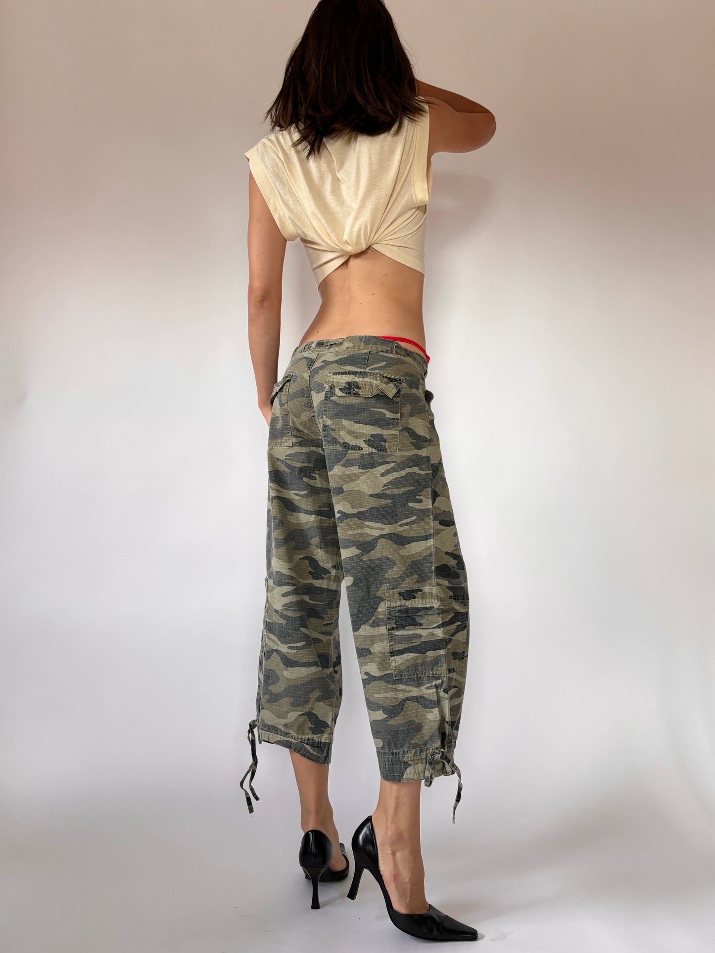 Y2K Camo Capris (S)