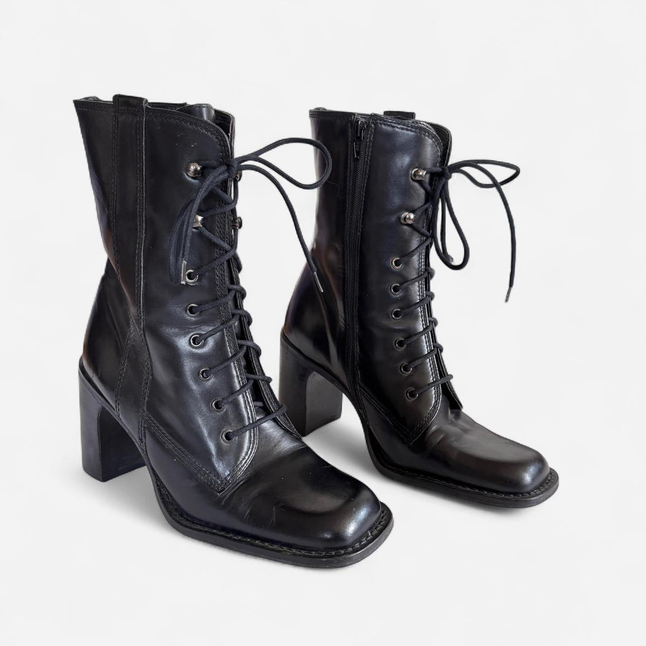 2000s Heeled Lace-Up Boots (6.5)