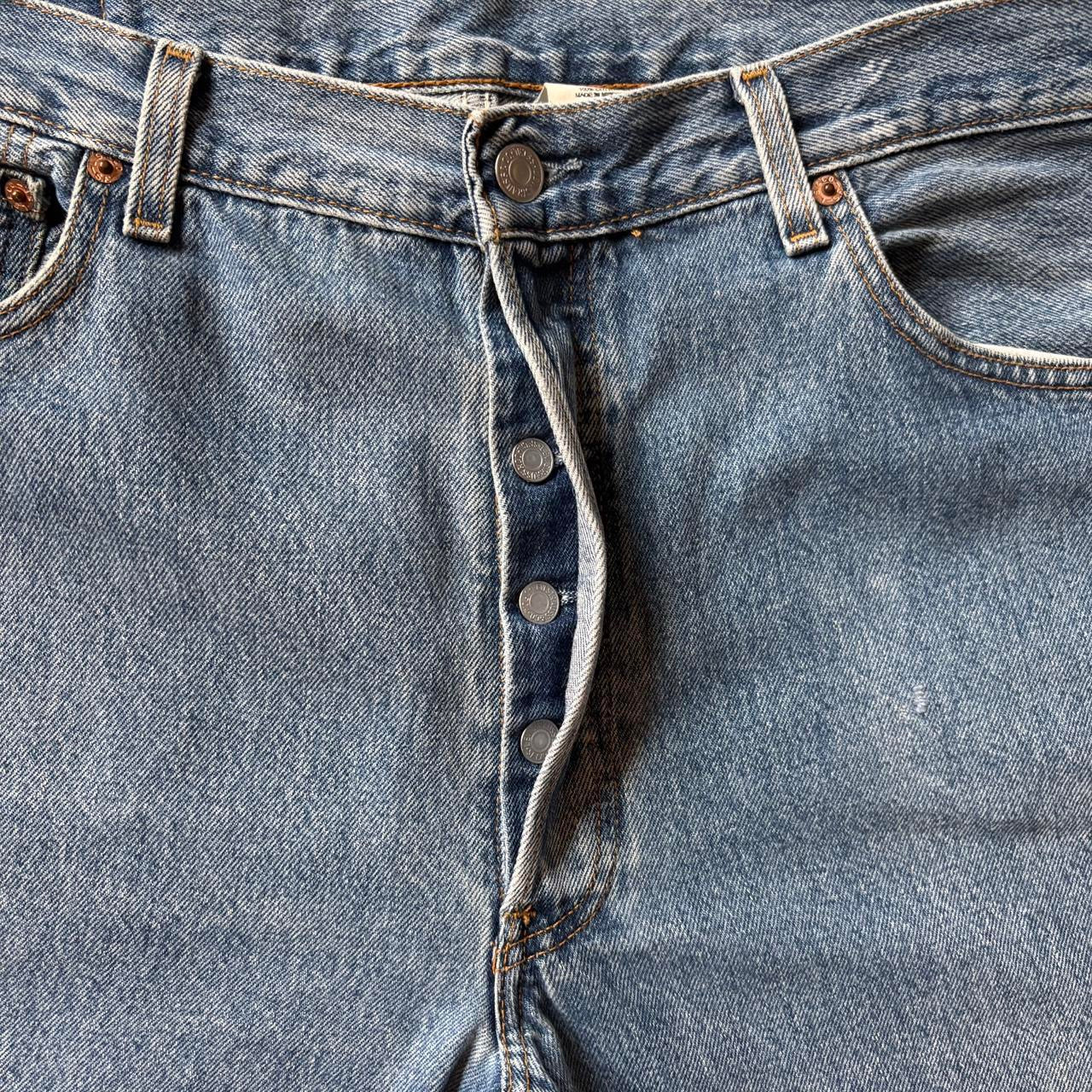 90 Levi’s 501 Jeans (XL)