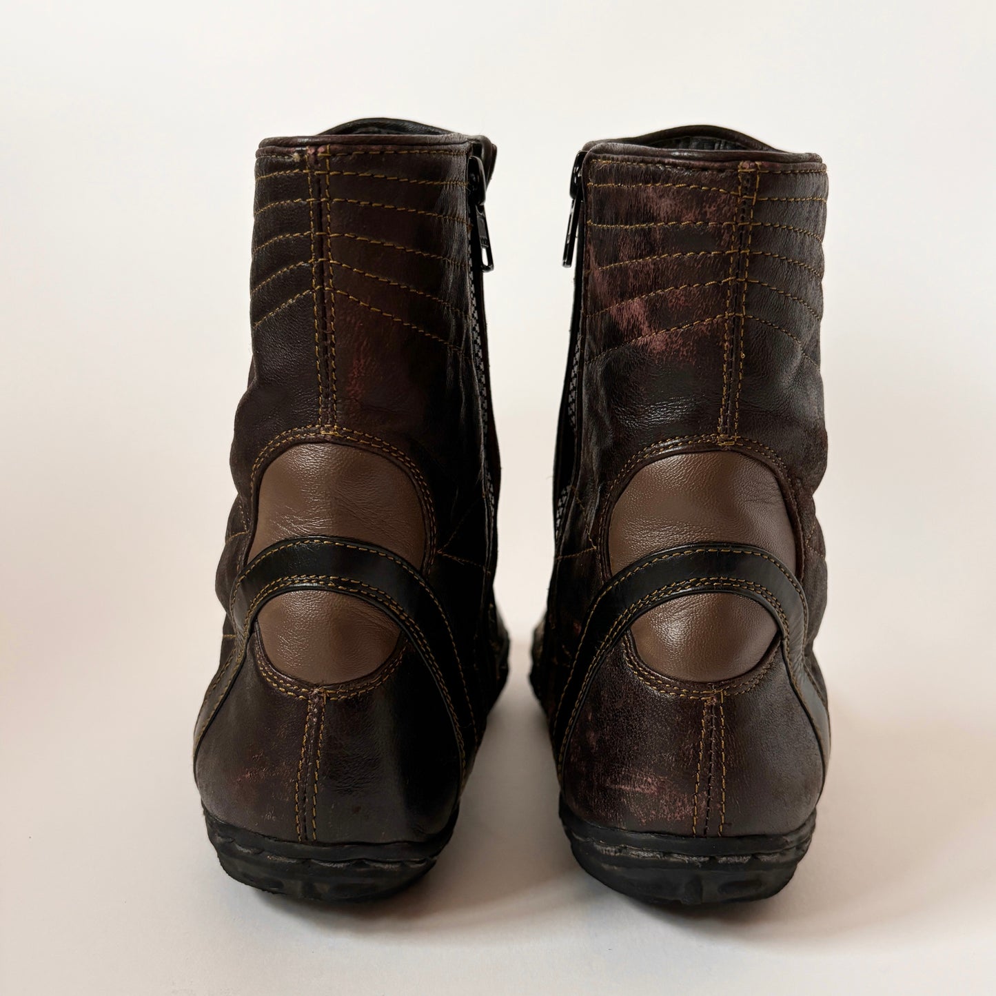 Medieval Weird Girl Boots (6.5)