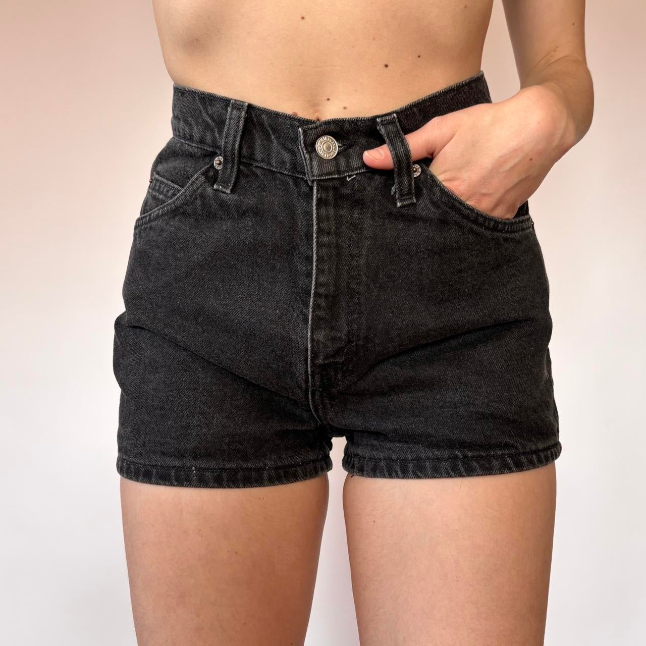 Levi’s 90s 912 Jean Shorts (XS)