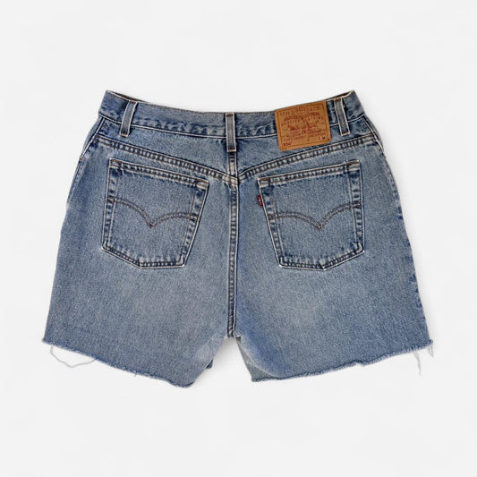 Levi’s 90s 550 Cutoff Shorts (L)