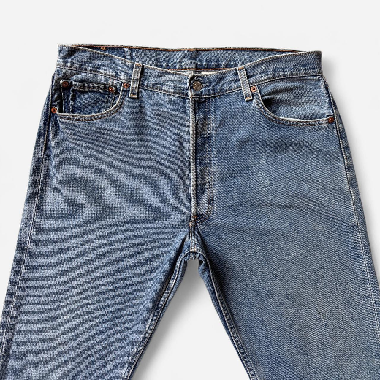 90 Levi’s 501 Jeans (XL)