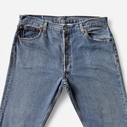 90 Levi’s 501 Jeans (XL)