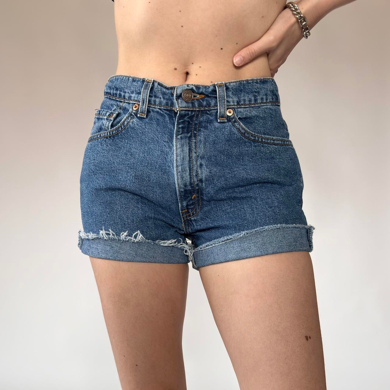 Levi’s 90s Cutoff Shorts (S)