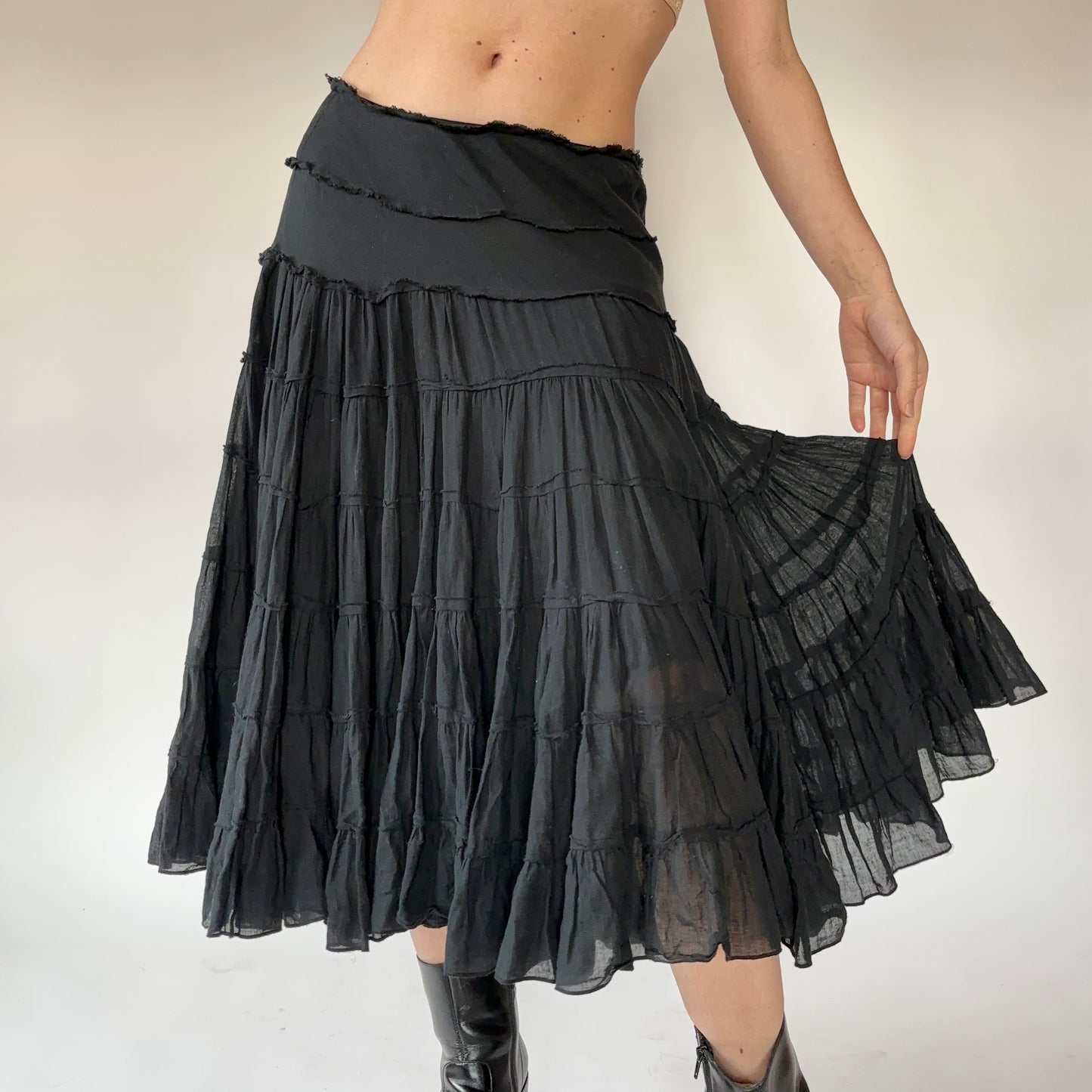 90s Noir Tiered Skirt (M)