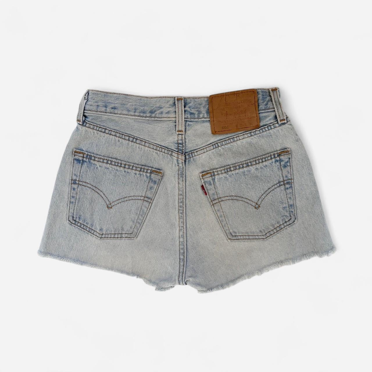 Levi’s 90s 501 Cutoff Denim Shorts (XS)
