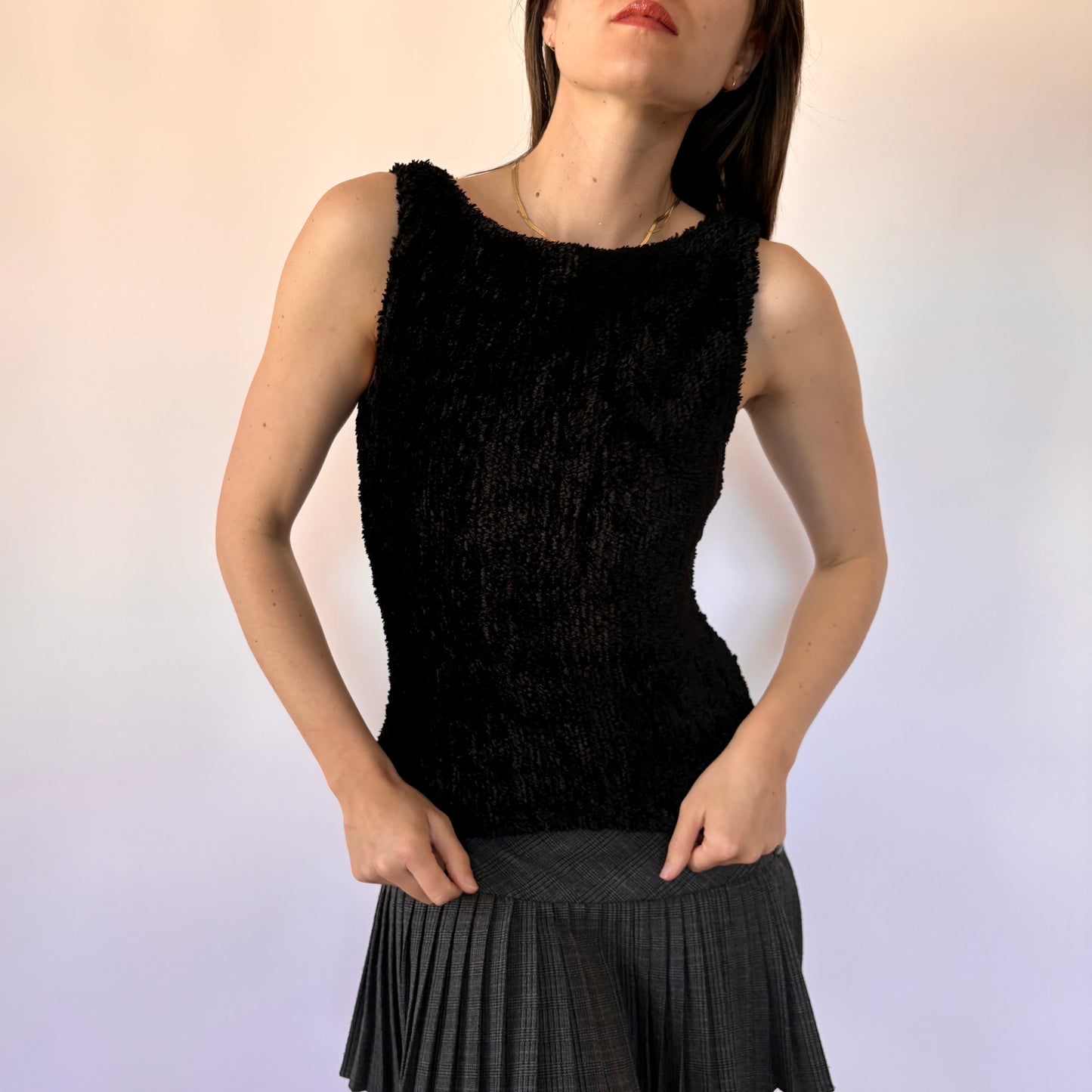 90s Noir Fuzzy Tank (S/M)