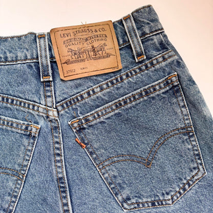 Levi’s 90s 912 Jean Shorts (XS)