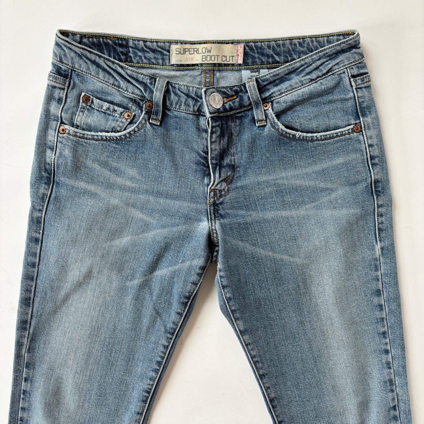 Levi’s 2000s Flare Jeans (S)