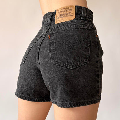 Levi’s 90s 920 Jean Shorts (XS)